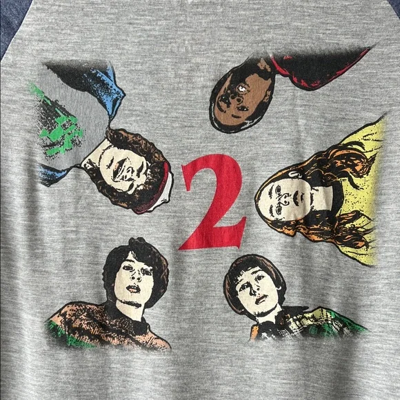 Stranger Things Gray Raglan T-Shirt Small - Picture 7 of 9